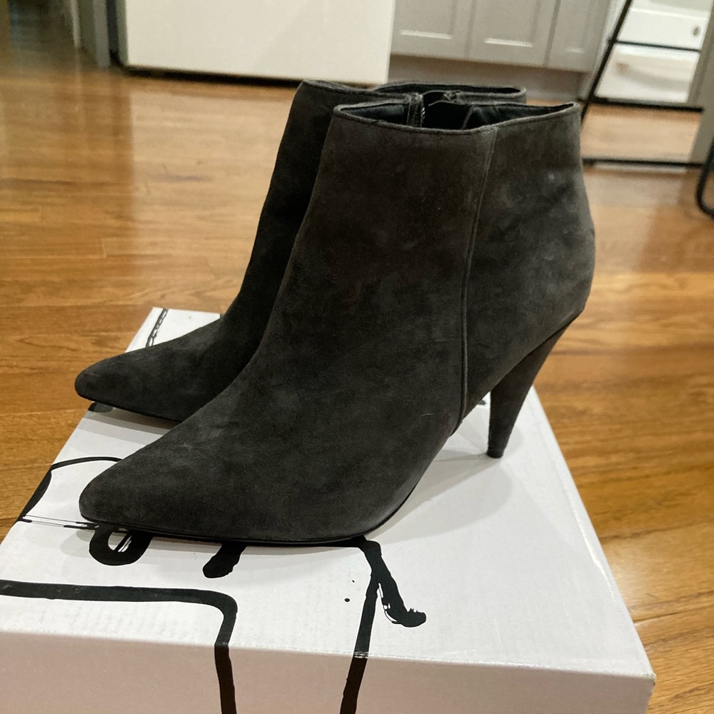 DV ankle booties